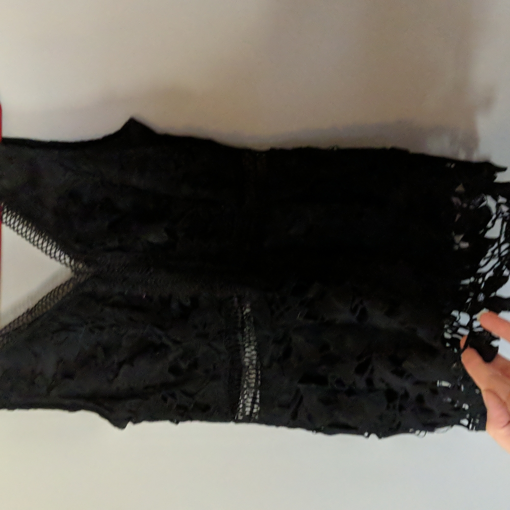 Stunning Lace Tank By Francescas L Zipper Back Lined PEEK A BOO waist